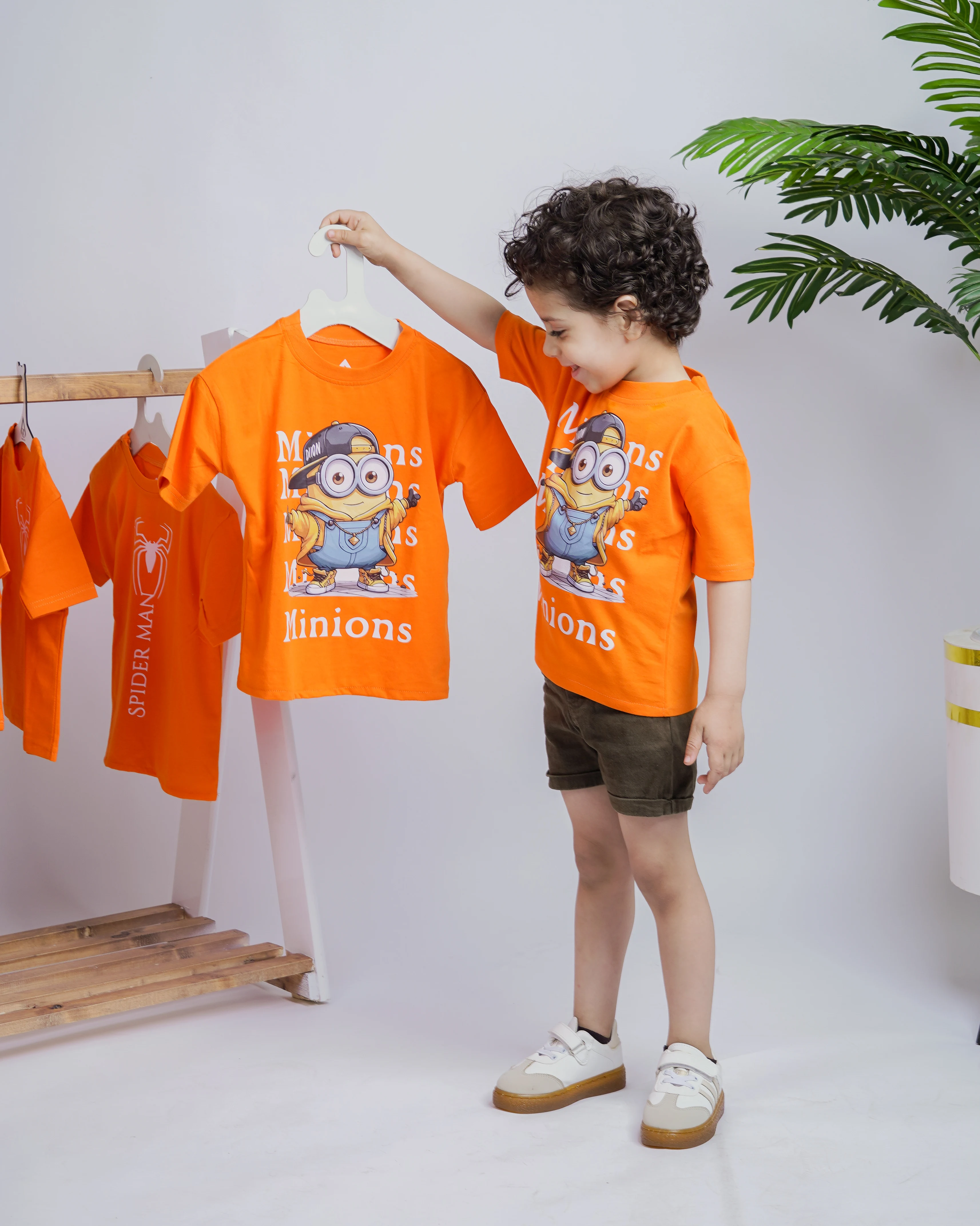 orange minions T-shirt